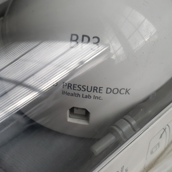 iHealth White Blood Pessure BP3 Dock - Picture 2 of 3